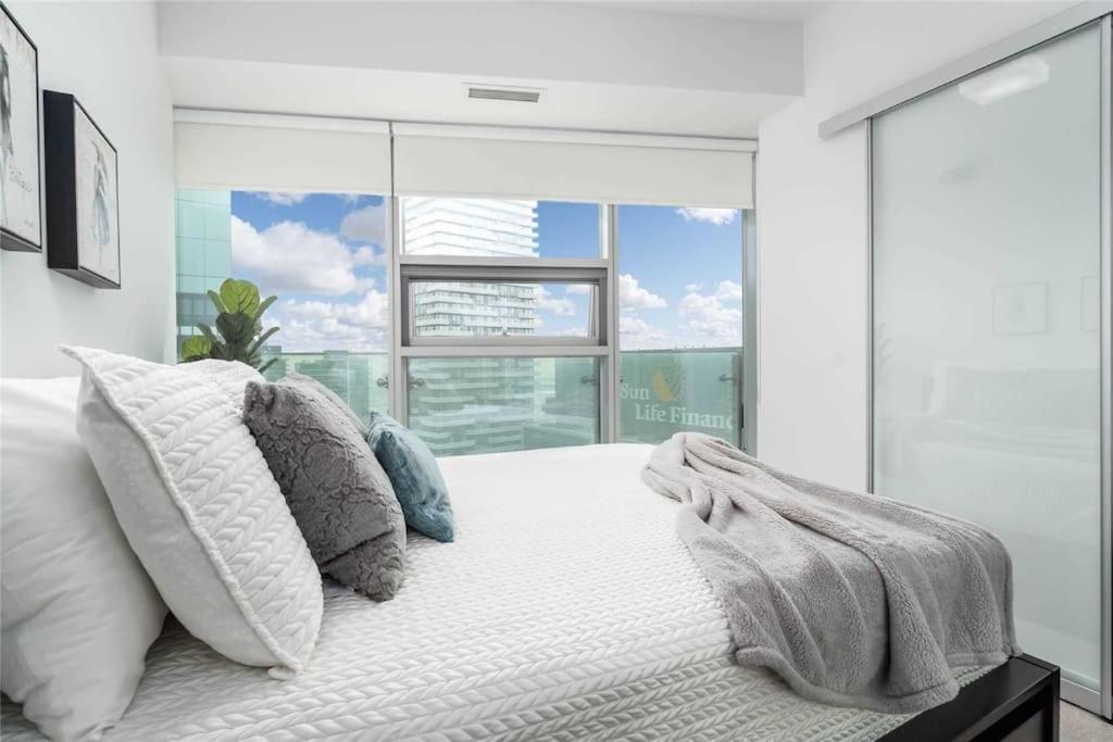 New Superior Lakeview Luxury 3-Bedroom Suite On 48 Floor Toronto Dış mekan fotoğraf