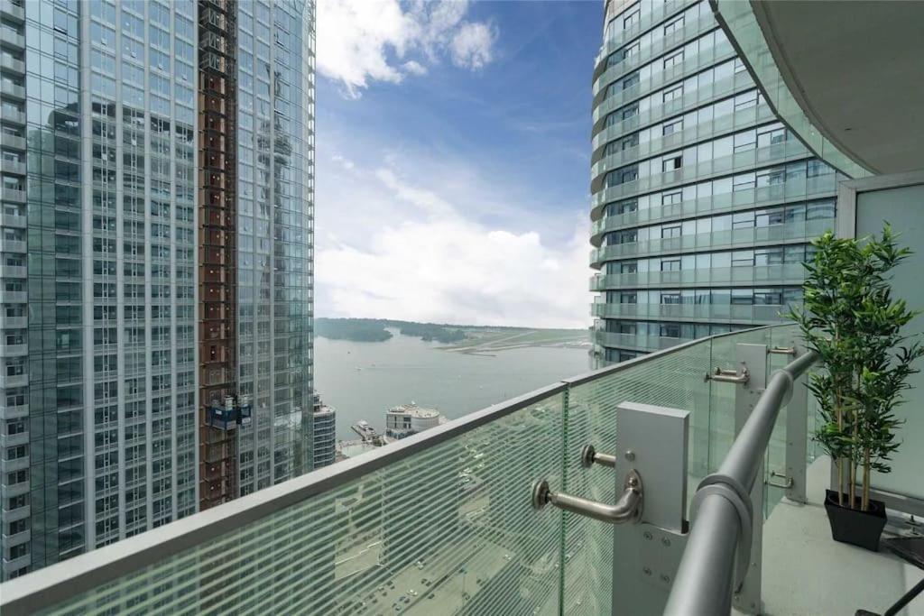 New Superior Lakeview Luxury 3-Bedroom Suite On 48 Floor Toronto Dış mekan fotoğraf