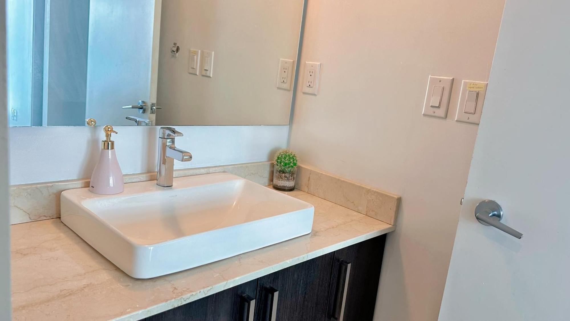 New Superior Lakeview Luxury 3-Bedroom Suite On 48 Floor Toronto Dış mekan fotoğraf